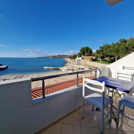Hotel Artur Ksamil Bagian luar foto
