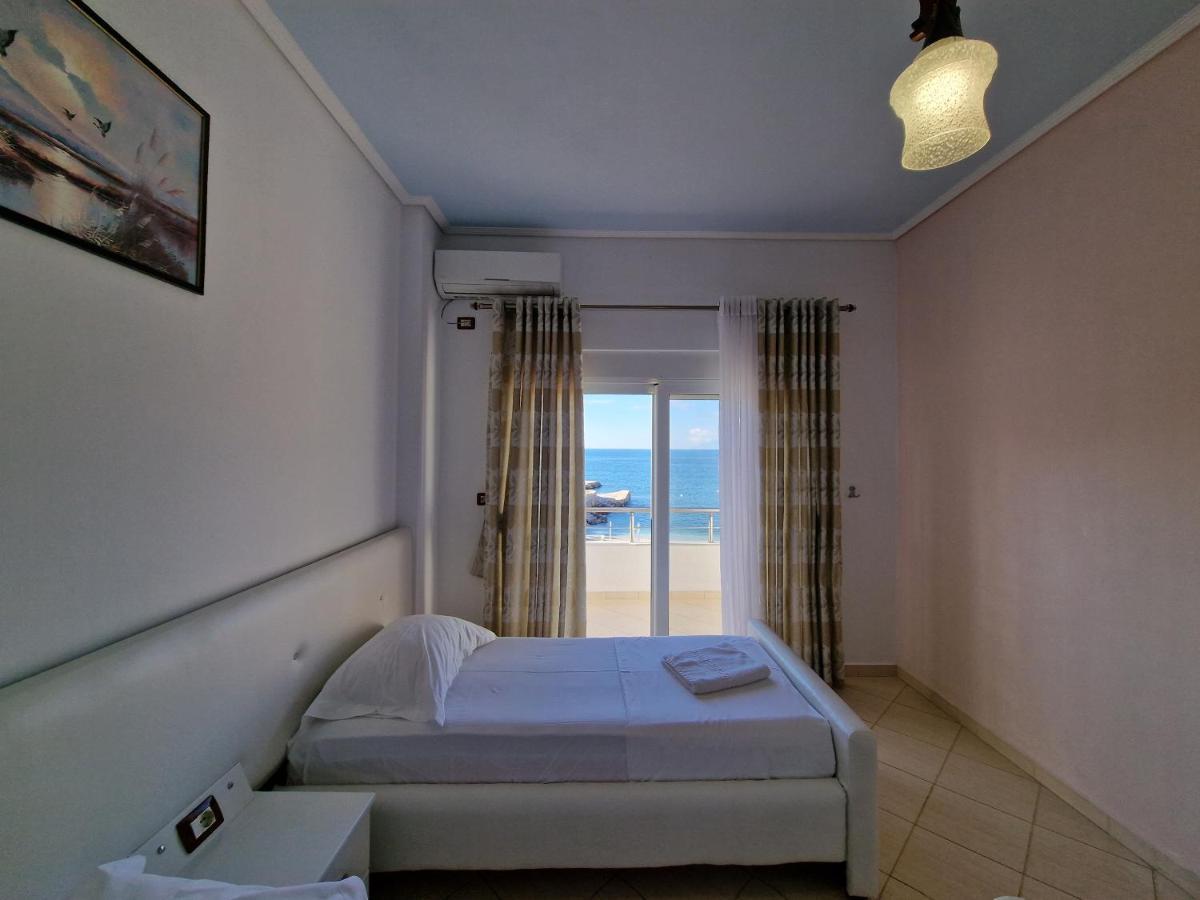 Hotel Artur Ksamil Bagian luar foto