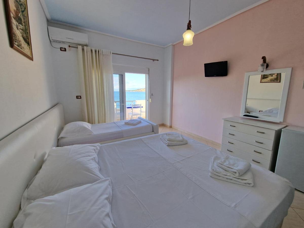 Hotel Artur Ksamil Bagian luar foto
