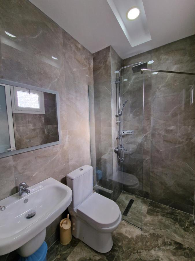 Hotel Artur Ksamil Bagian luar foto