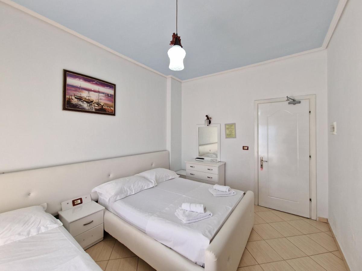 Hotel Artur Ksamil Bagian luar foto