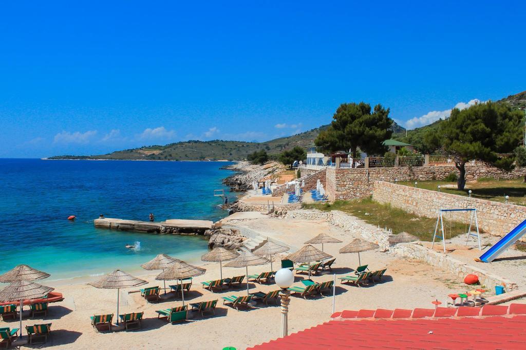 Hotel Artur Ksamil Bagian luar foto