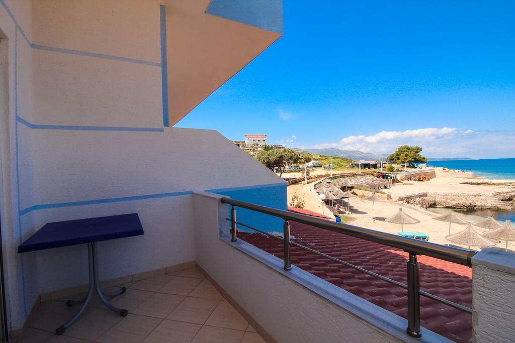 Hotel Artur Ksamil Bagian luar foto