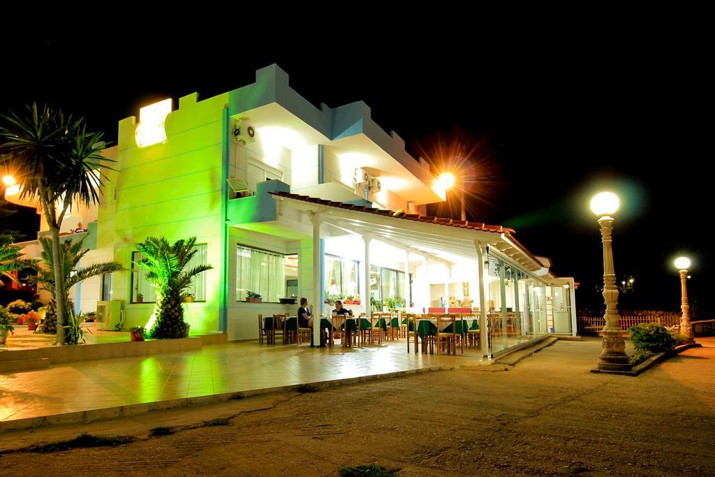 Hotel Artur Ksamil Bagian luar foto