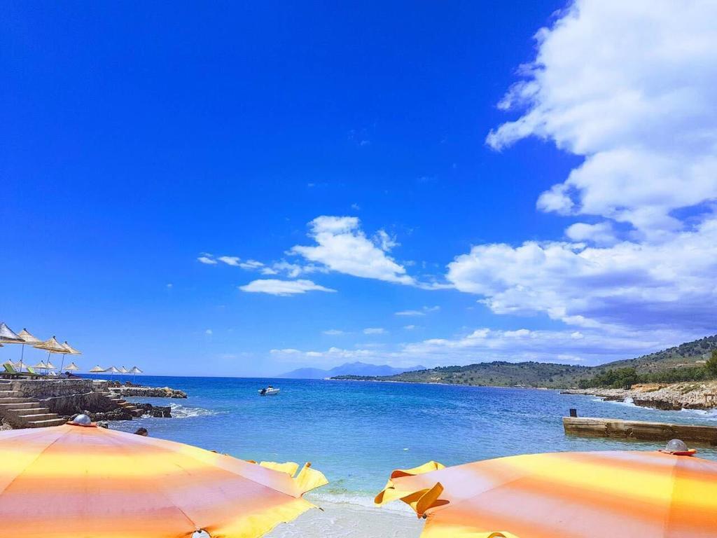 Hotel Artur Ksamil Bagian luar foto