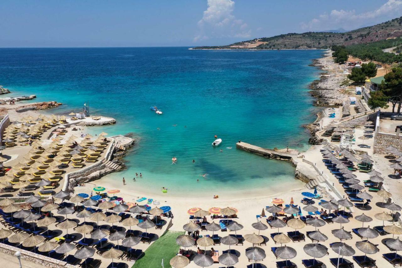 Hotel Artur Ksamil Bagian luar foto